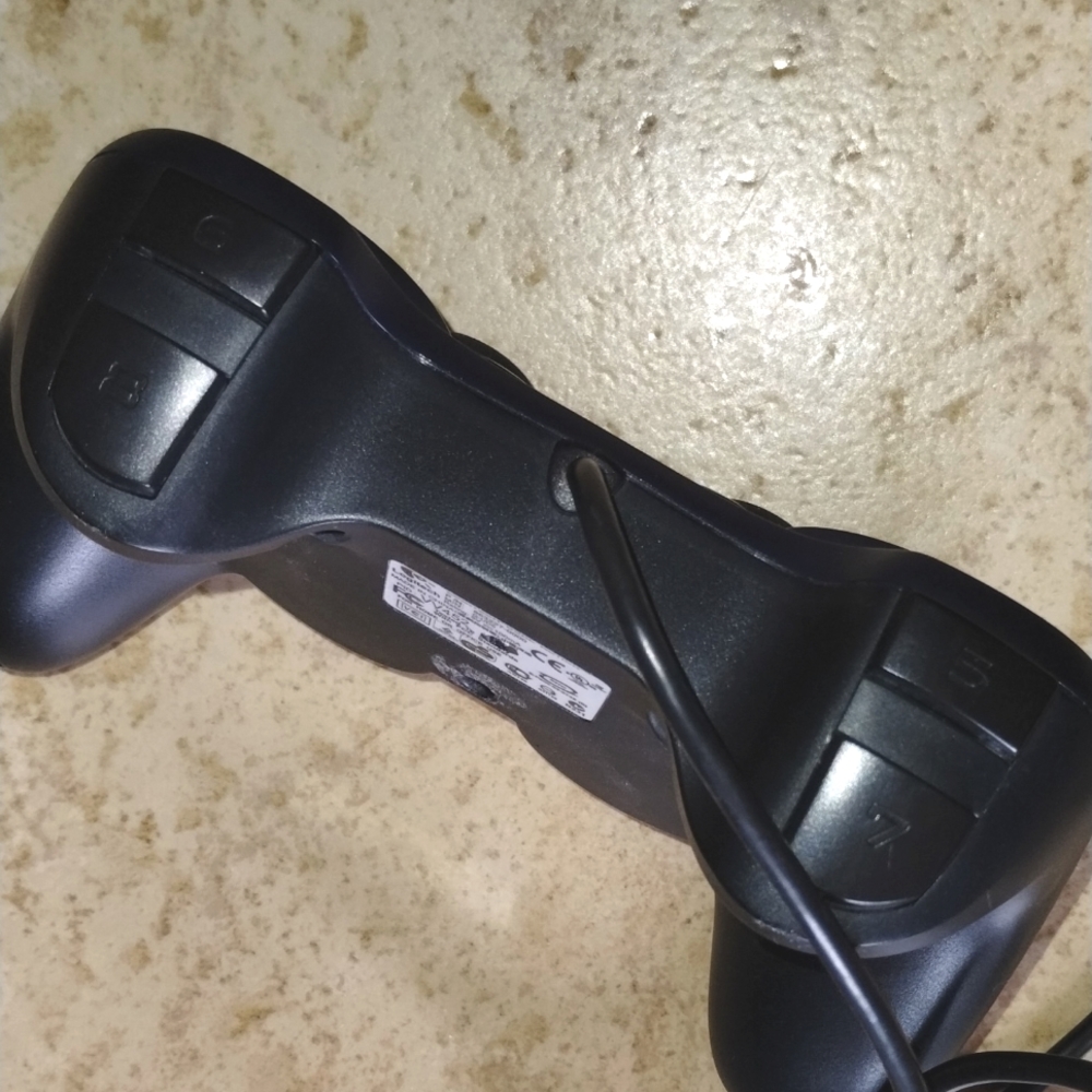 Logitech Game Pad - Picture 3 of 8